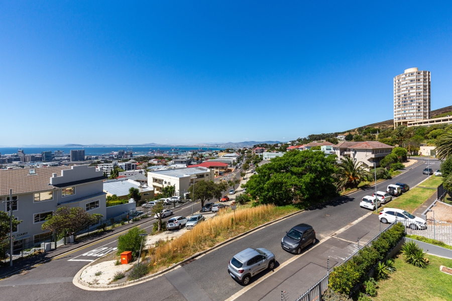 To Let 2 Bedroom Property for Rent in Vredehoek Western Cape